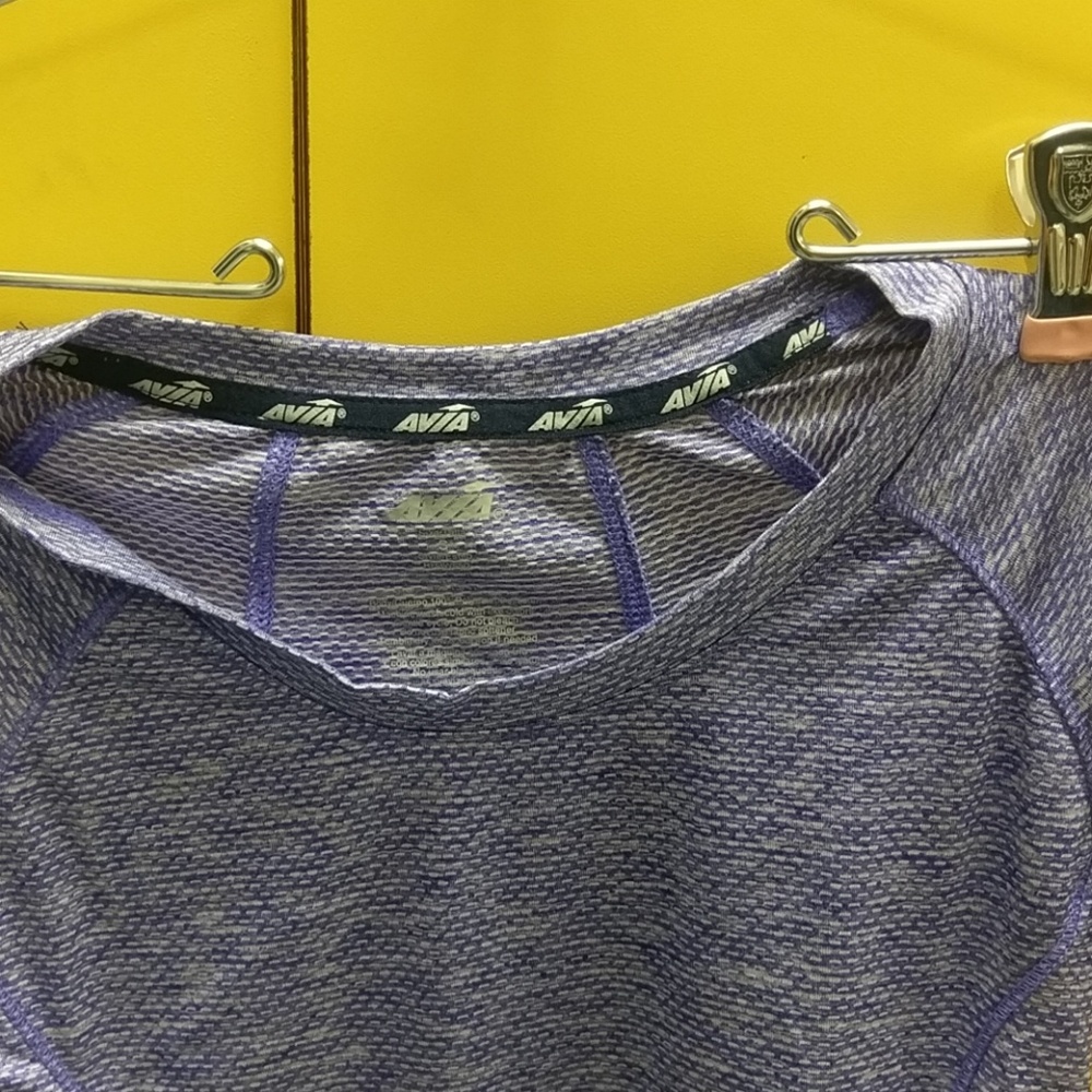 Avia athletic shirt! Like new